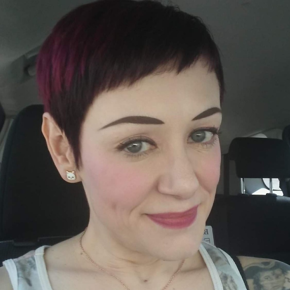 Meet your Posher, Holly